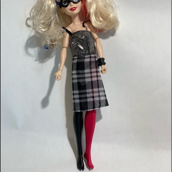 Harley Quinn Barbie doll DC Mattel - Picture 7 of 7